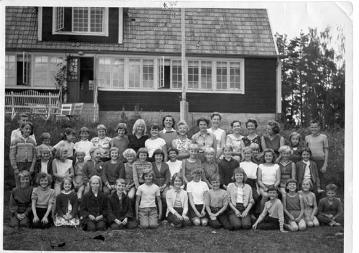 Här är Synsholmens barn och ledare år 1956